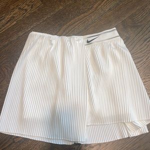 Ribbed Nike white tennis skirt